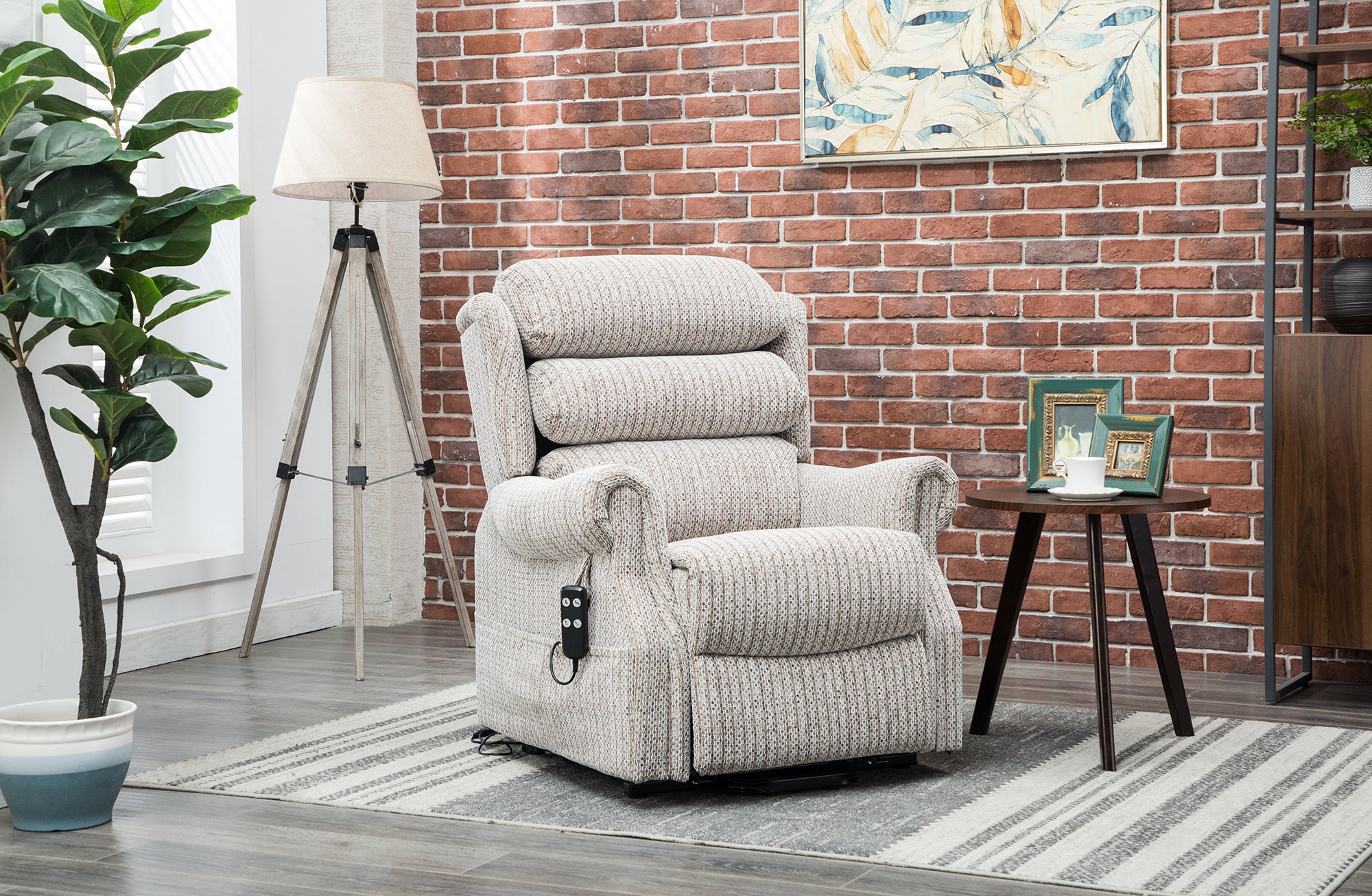 Lincoln lift and rise recliner Wheat fabric